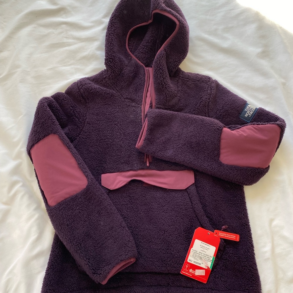The North Face Campshire Pullover Hoodie